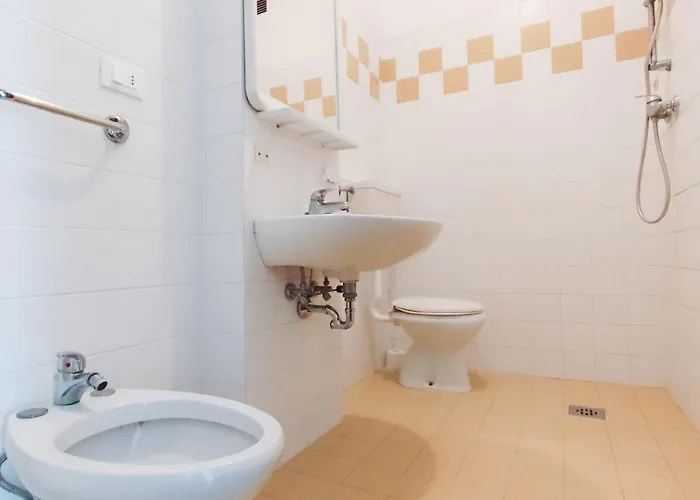 Diplomatic Fronte Mare Apartamento *