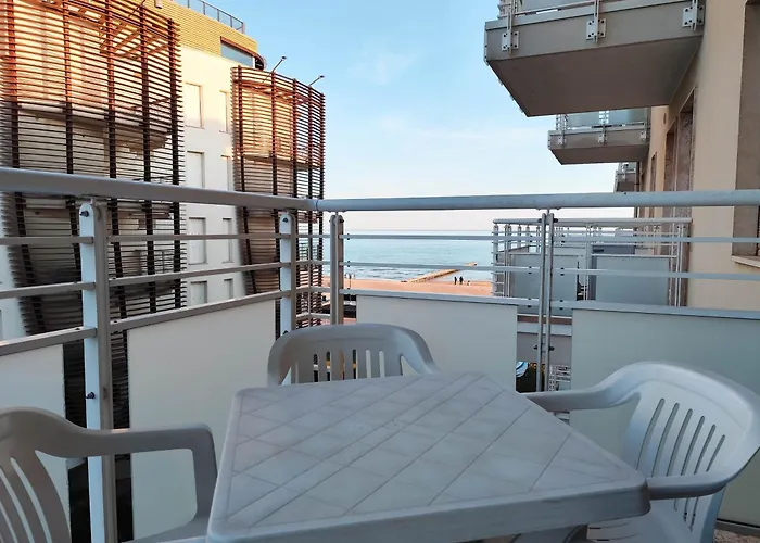 Diplomatic Fronte Mare Apartamento